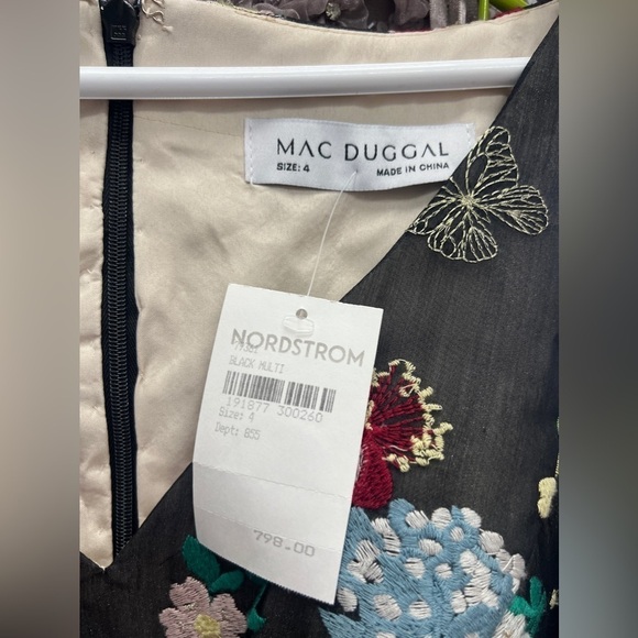 Mac Duggal 79361 NWT EMBROIDERED BISHOP SLEEVE V NECK FLOWY GOWN - Picture 4 of 10